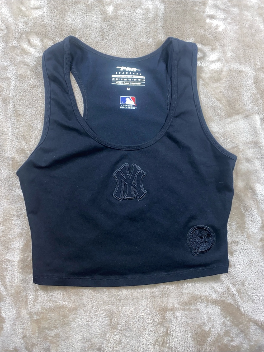 Women's MLB Luxury Black NY Yankees Logo Crop Tank Top